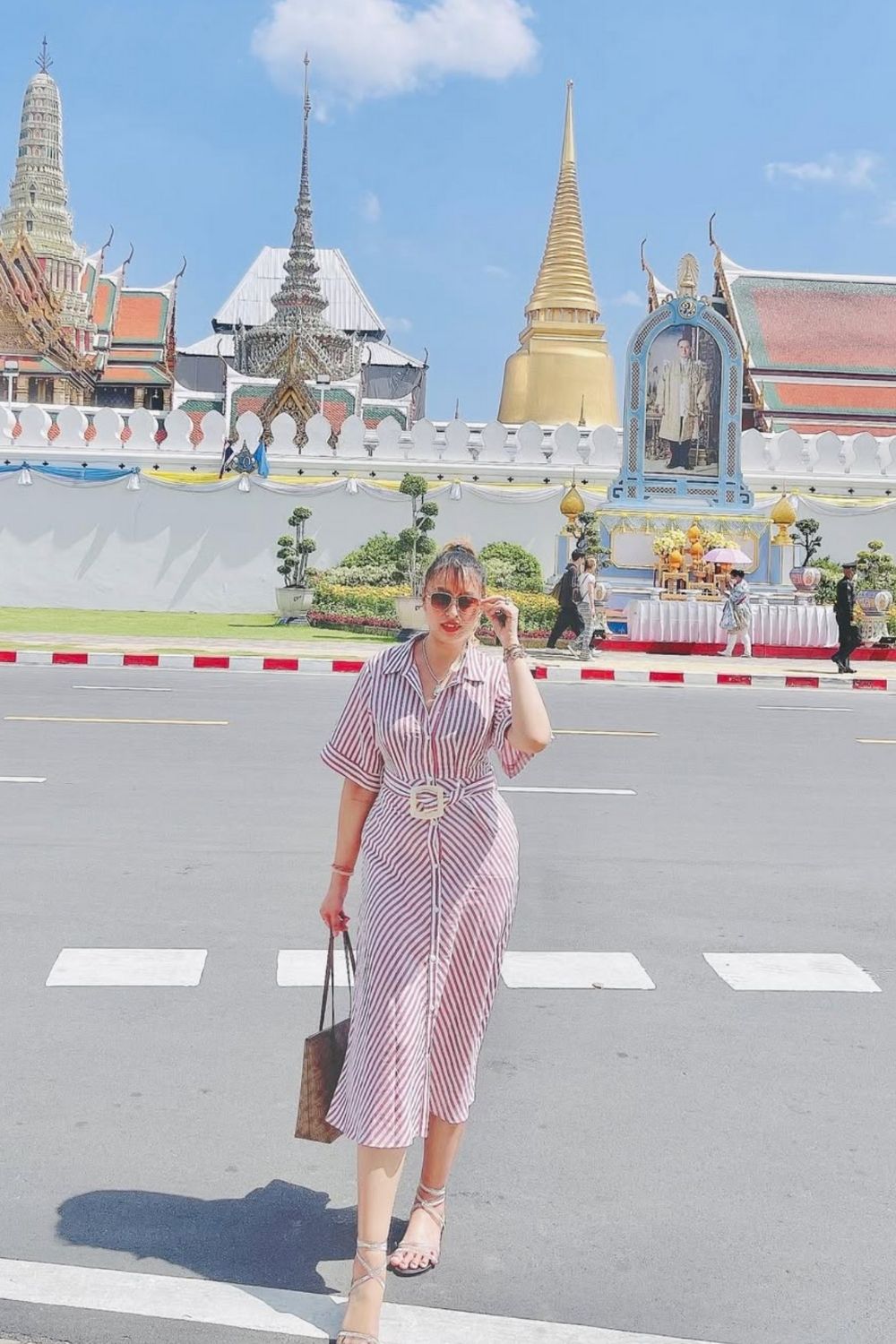 Stylish and practical Bangkok outfit ideas for every activity—from temples to rooftop bars. Get travel-friendly fashion tips and packing advice! Bangkok Outfit, Bangkok Outfit Ideas, Bangkok Outfit Travel Ootd, Bangkok Thailand Outfit Ideas, Wat Arun Bangkok Outfit, Bangkok Thailand Aesthetic Outfit, Bangkok Temple Outfit, Grand Palace Bangkok Outfit, Bangkok Travel Outfit, Bangkok Summer Outfit, Bangkok Ootd Outfit, Bangkok Trip Outfit, Bangkok Packing List, What To Wear In Bangkok Thailand Stylish and practical Bangkok outfit ideas for every activity—from temples to rooftop bars. Get travel-friendly fashion tips and packing advice! Bangkok Outfit, Bangkok Outfit Ideas, Bangkok Outfit Travel Ootd, Bangkok Thailand Outfit Ideas, Wat Arun Bangkok Outfit, Bangkok Thailand Aesthetic Outfit, Bangkok Temple Outfit, Grand Palace Bangkok Outfit, Bangkok Travel Outfit, Bangkok Summer Outfit, Bangkok Ootd Outfit, Bangkok Trip Outfit, Bangkok Packing List, What To Wear In Bangkok Thailand